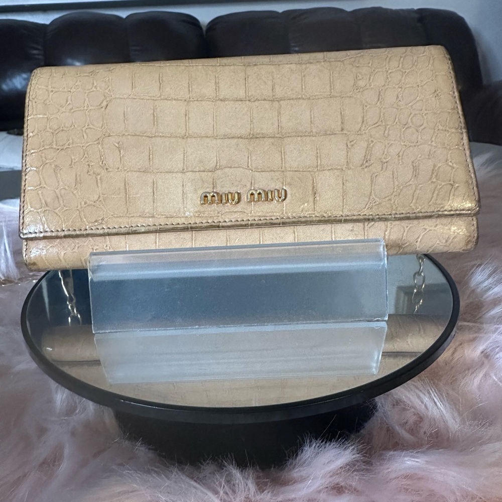 MIU MIU Pre Loved Long Wallet